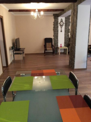 Guest House na Komarov 1